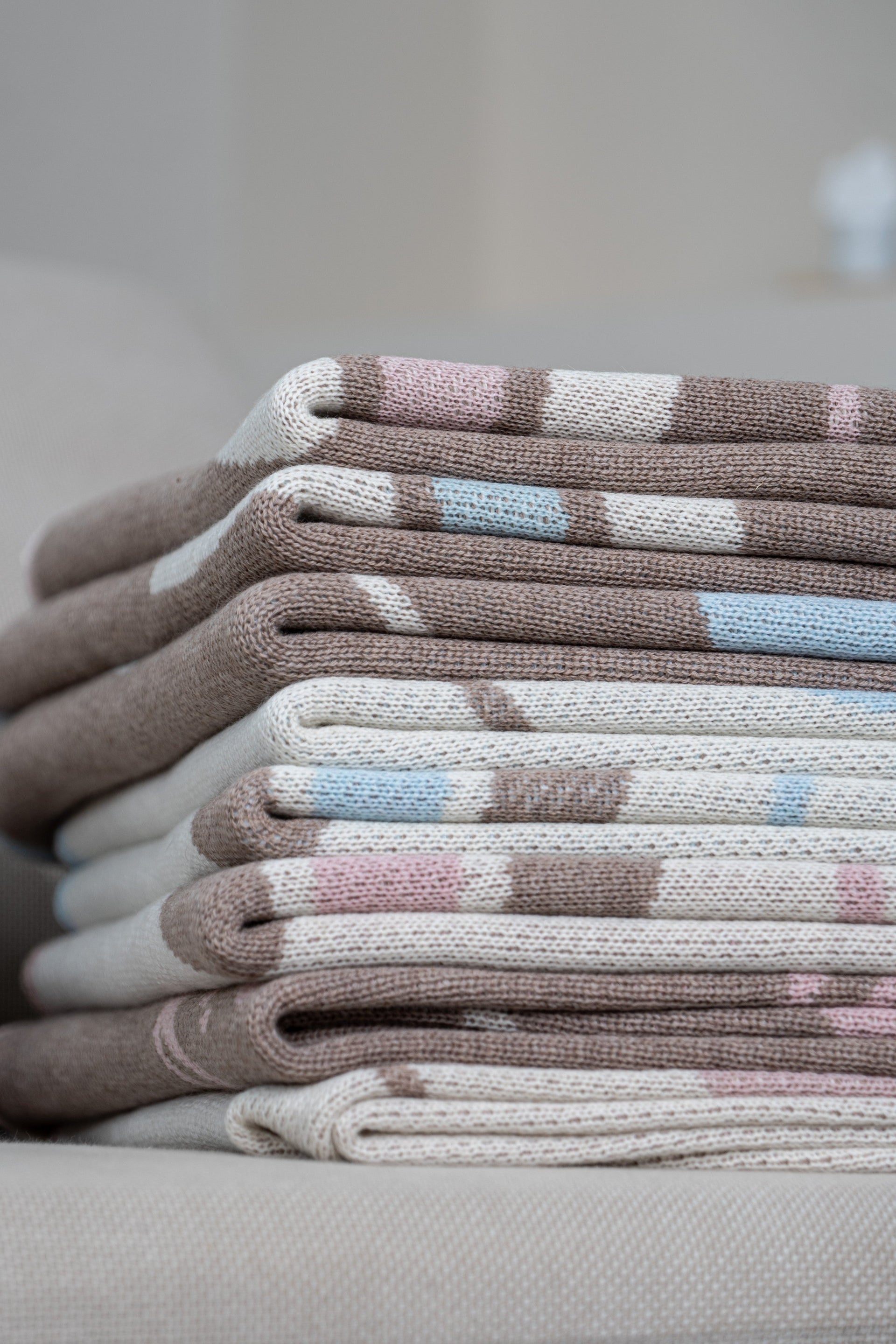 PERSONALIZED RAINBOW BLANKET FOR BOYS | BROWN