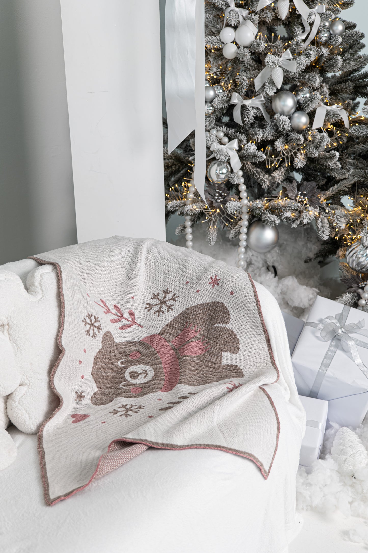 CHRISTMAS MERINO WOOL BLANKET | PINK BEAR